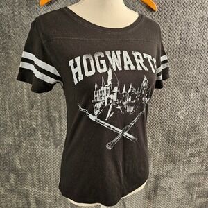 Harry Potter Hogwarts Castle Wands Graphic T Shirt Womens Medium Black